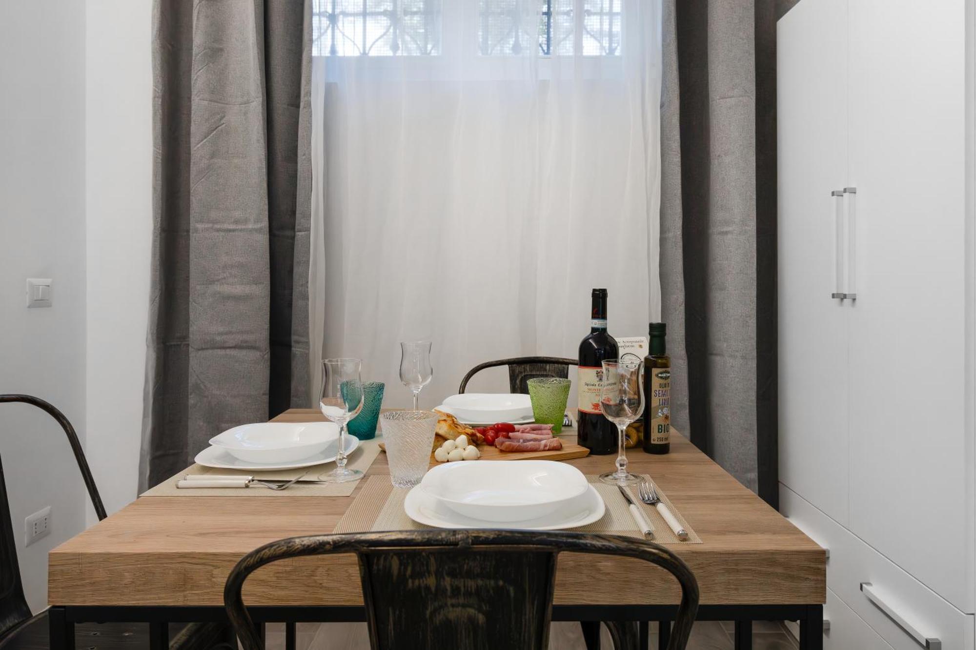 Appartement Fondazione Prada-navigli 15 Minutes To Duomo By Metro Milaan